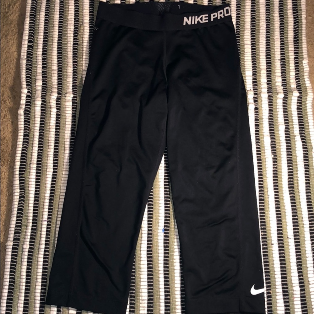 Nike Pro Capri Leggings